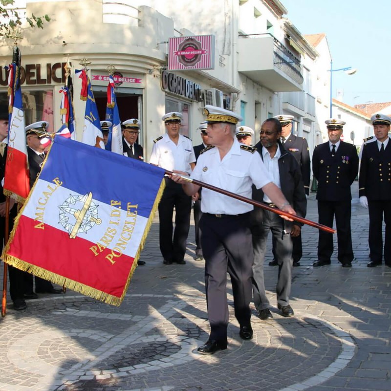 Drapeau brodé personnalisable